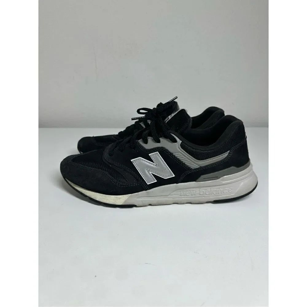 New Balance 997H CM997HCC Mens Black Suede Lace Up Lifestyle Sneakers Size 10